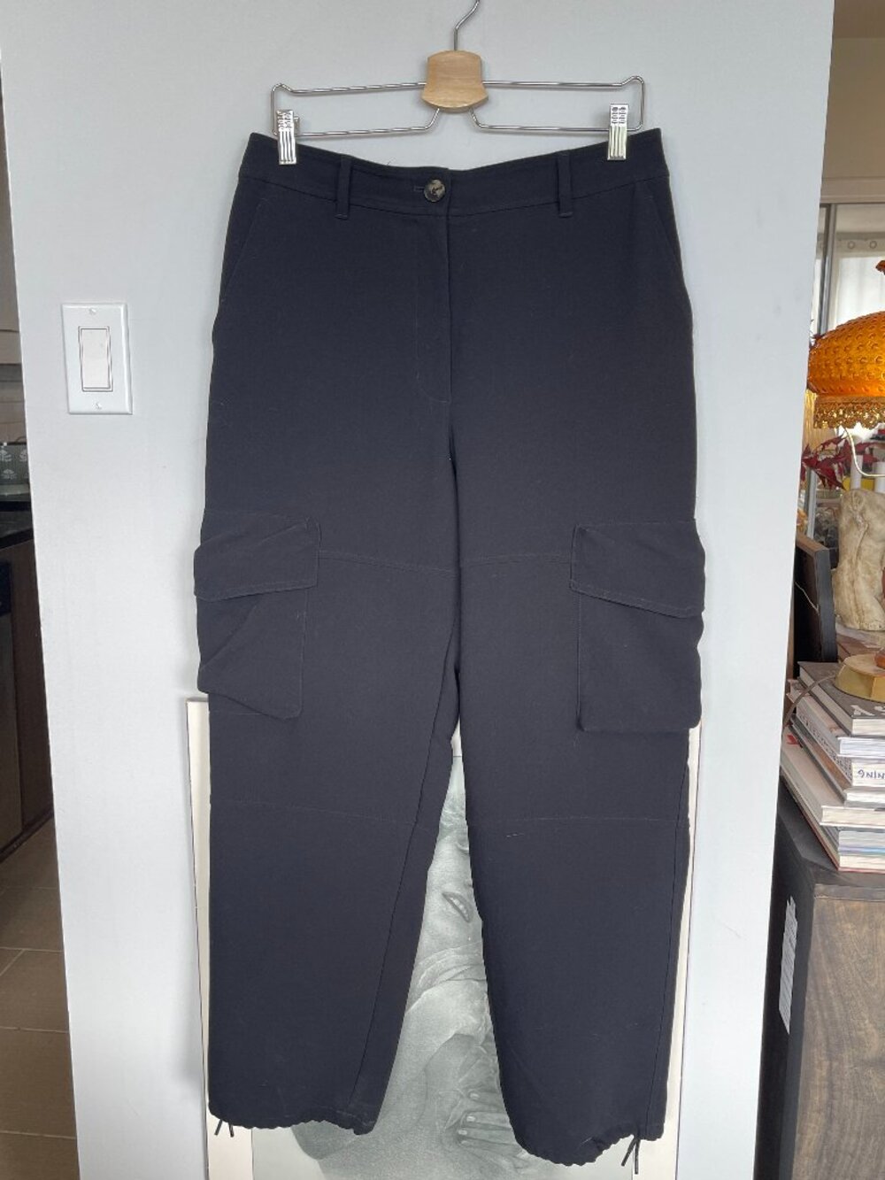 ARITZIA WILFRED LIGHTWEIGHT CARGO TROUSERS IN BLACK SIZE 10